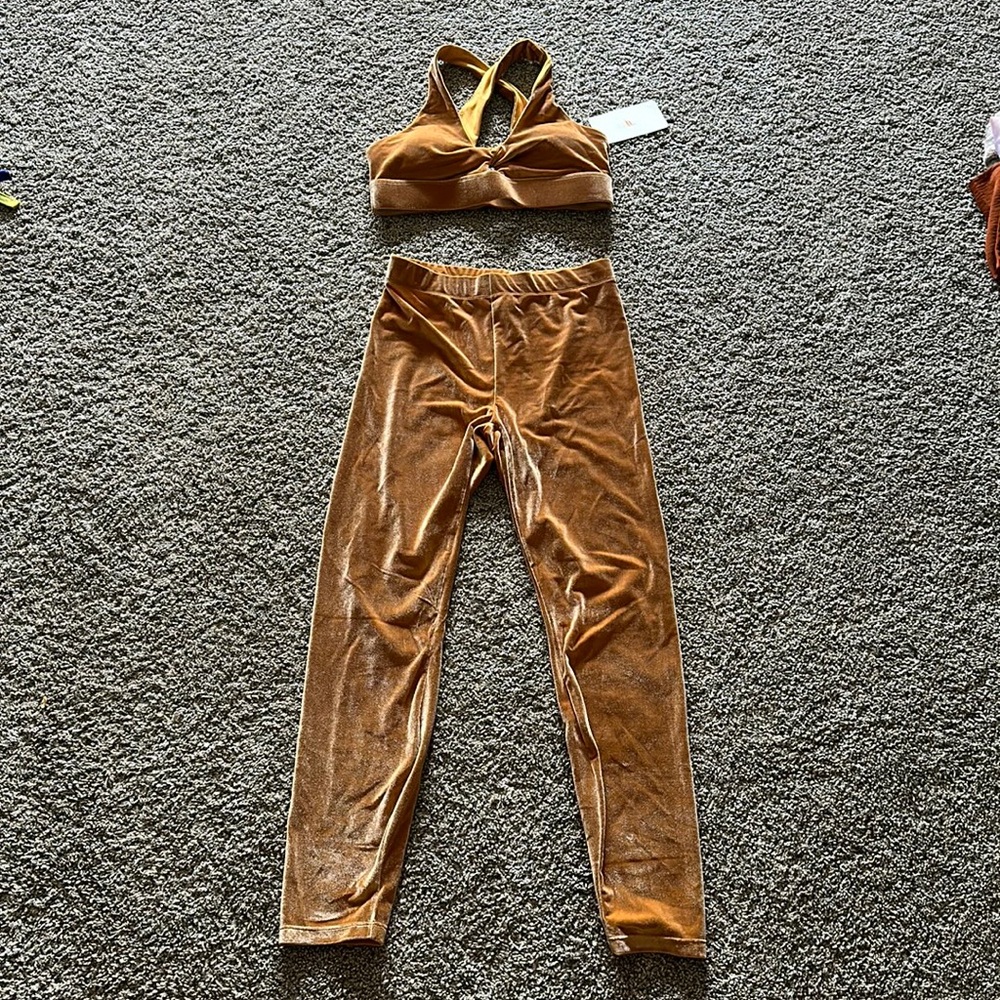 Fabletics Gold Velour Workout Outfit Size Medium